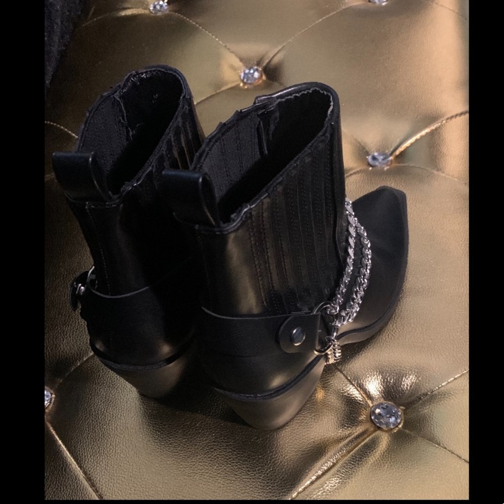 (New) Chain Accent Ankle Boots - Picture 8 of 16